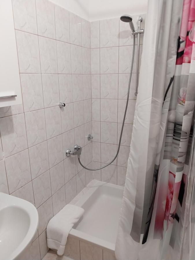 Sobe Kraft 2 Apartment Zivogosce Luaran gambar
